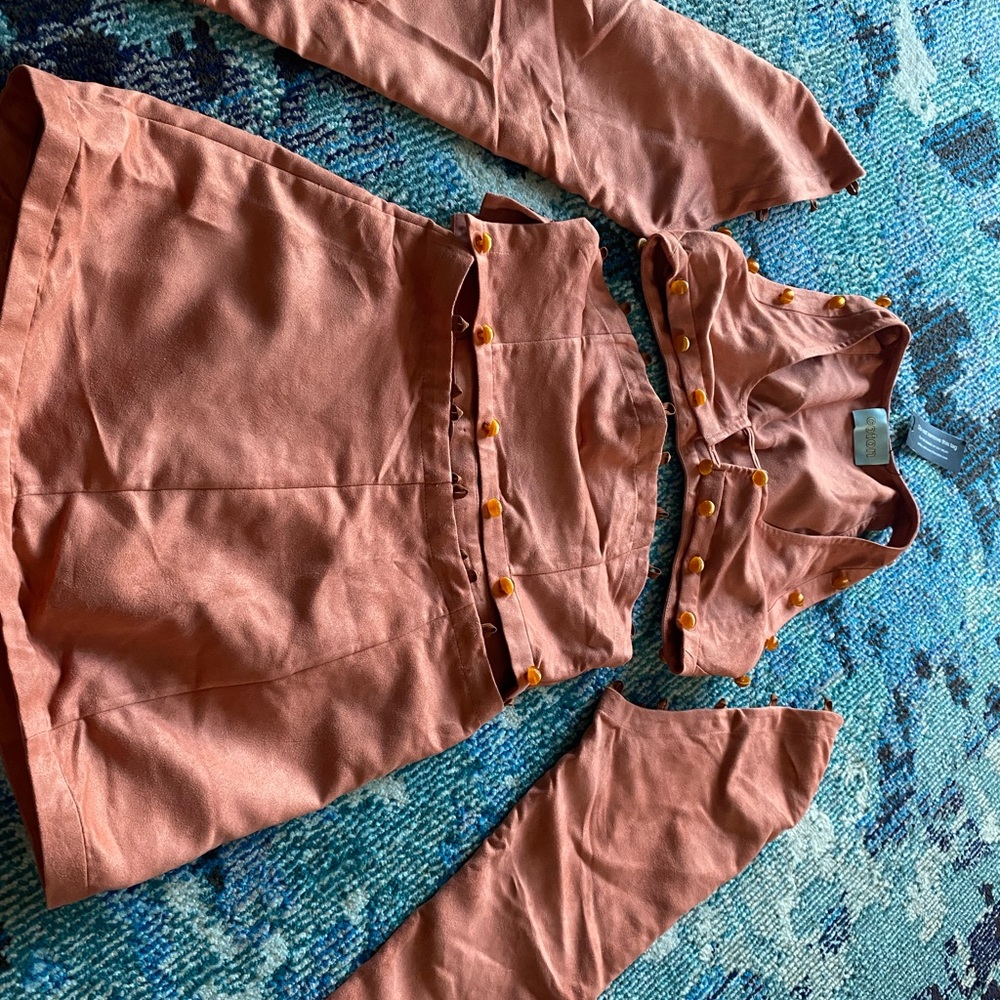 Croton Terracotta Two-Piece Set with Yellow Accents